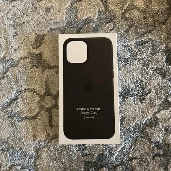 Black iPhone 12 Pro Max Silicone Case (Brand New) - Picture 1 of 2
